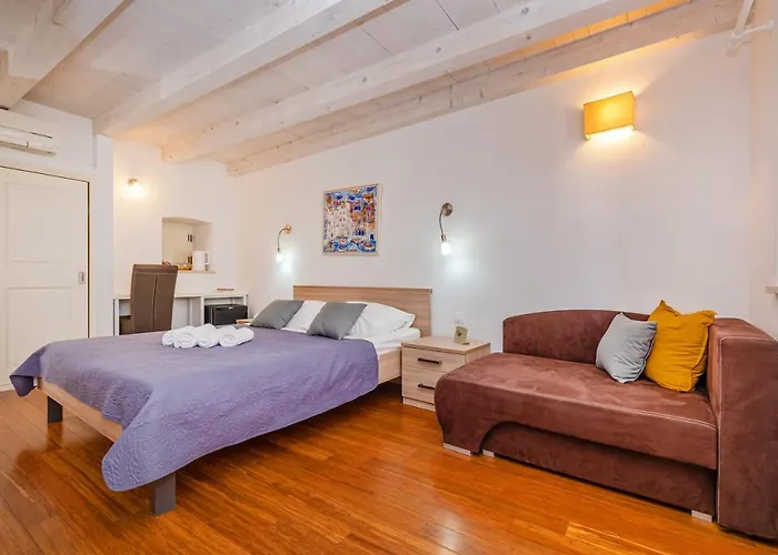 Rafael Rooms & Apartments Old Town By Duhomes