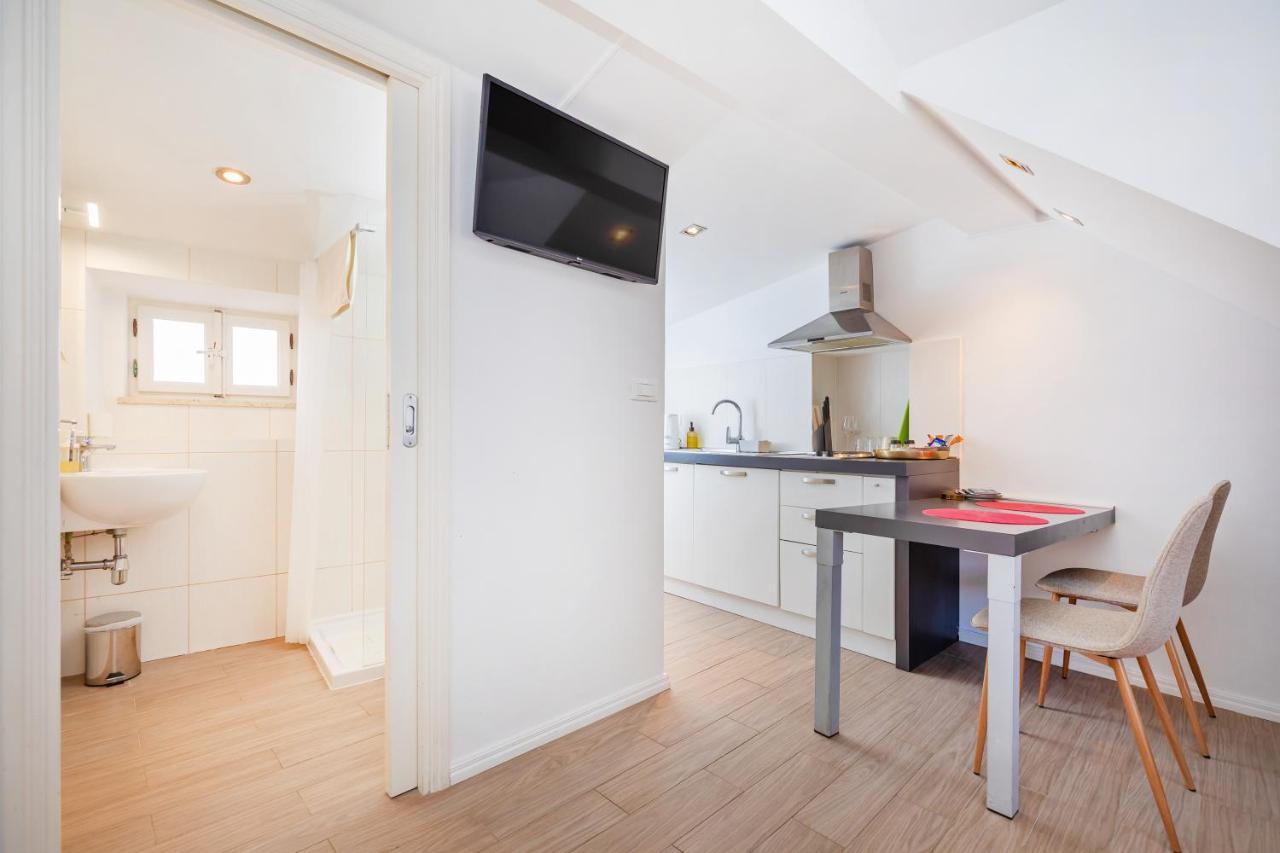 Apartma Rafael & Old Town By Duhomes