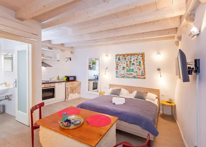 Rafael Rooms & Apartments Old Town By Duhomes